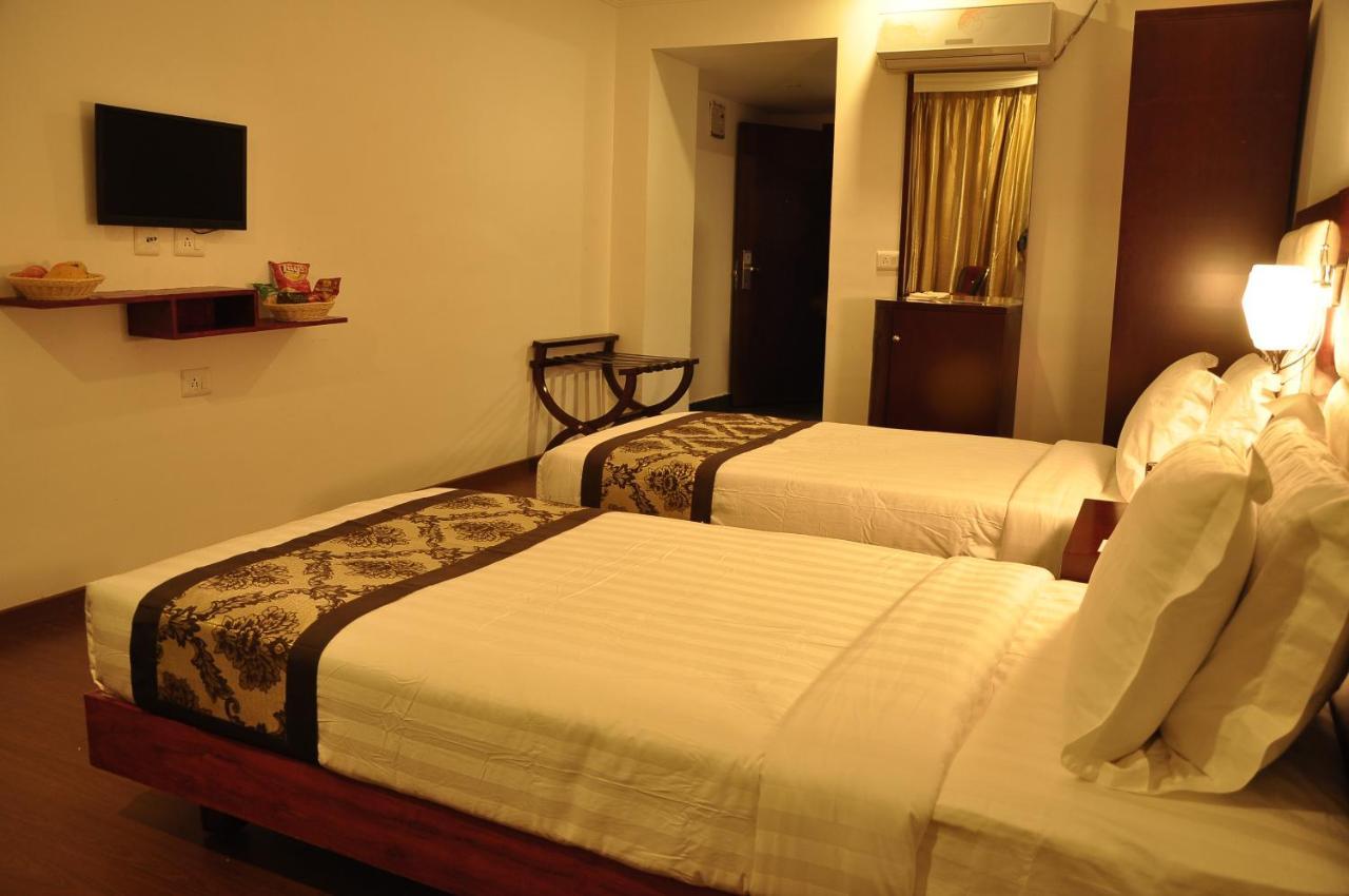 Grand Clarks Inn Badami Εξωτερικό φωτογραφία