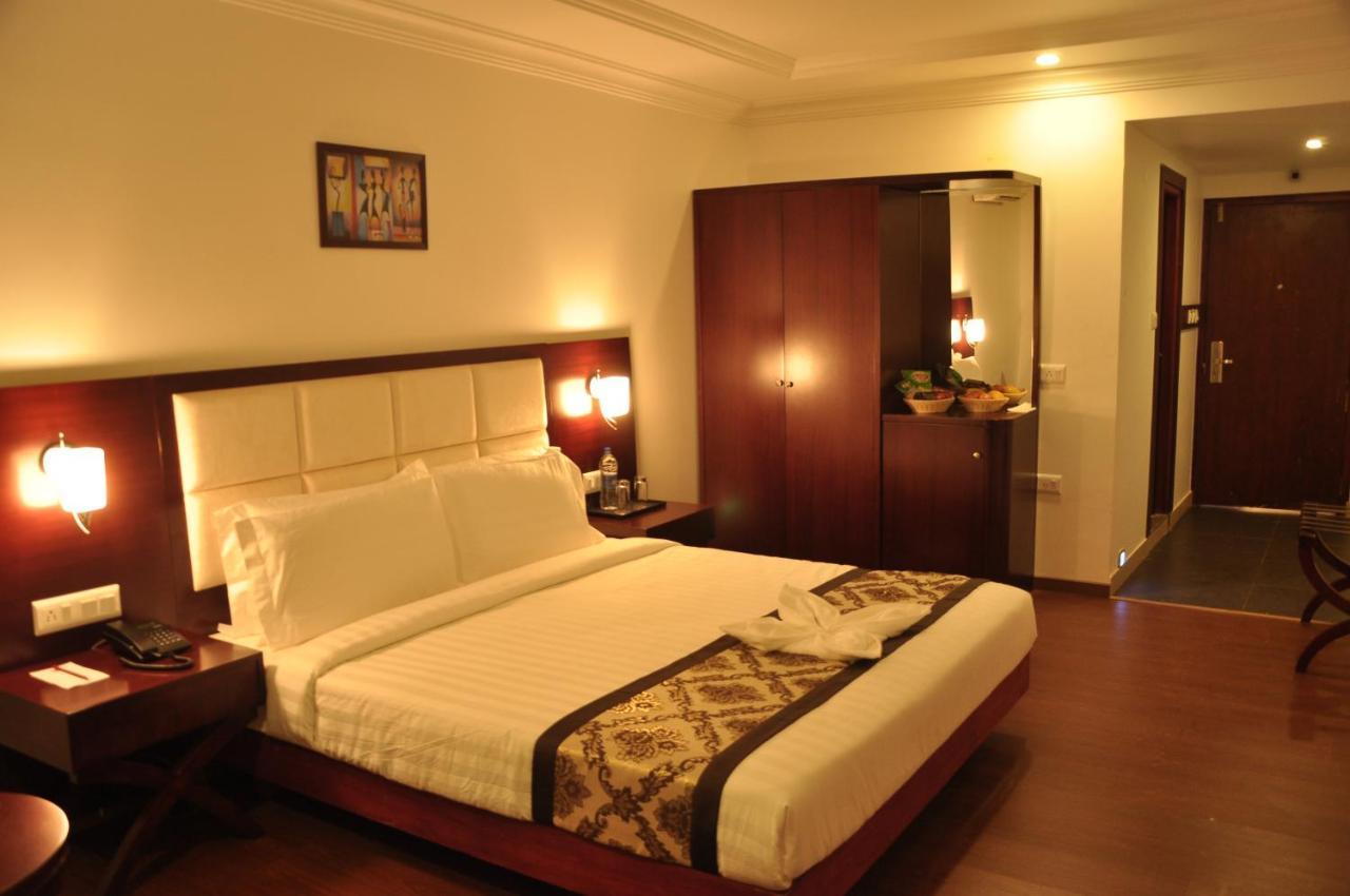 Grand Clarks Inn Badami Εξωτερικό φωτογραφία