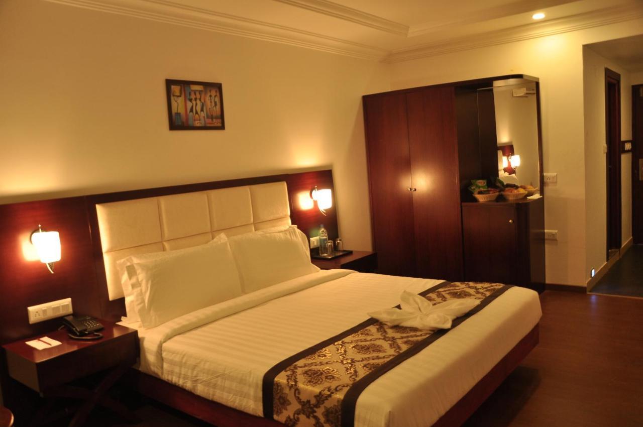 Grand Clarks Inn Badami Εξωτερικό φωτογραφία