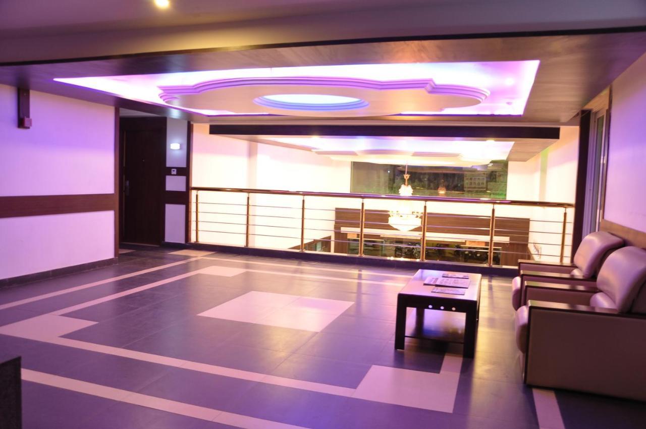 Grand Clarks Inn Badami Εξωτερικό φωτογραφία