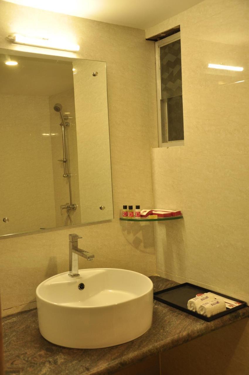 Grand Clarks Inn Badami Εξωτερικό φωτογραφία