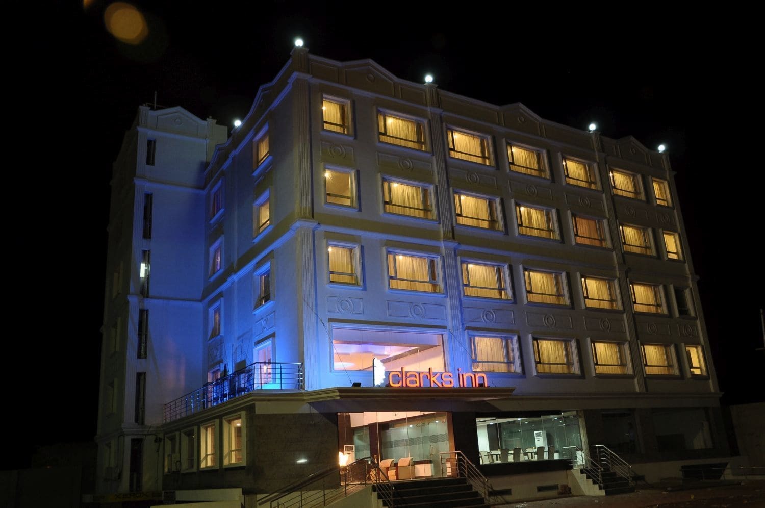 Grand Clarks Inn Badami Εξωτερικό φωτογραφία